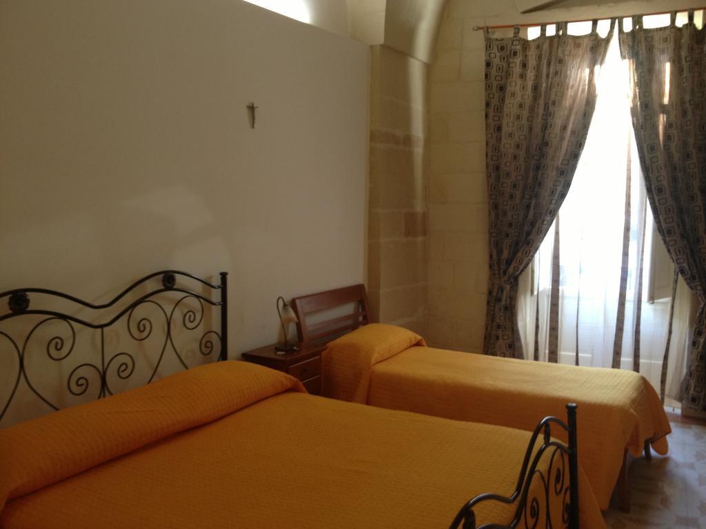 Casa Vacanze B&B Regina Maria Lecce Zimmer foto